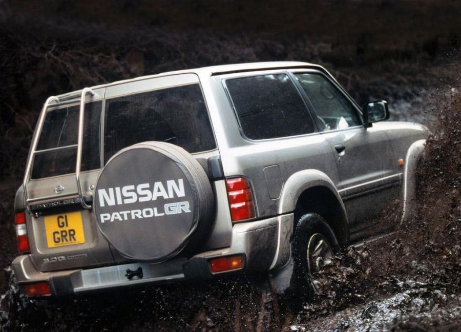  Nissan Patrol GR 3-Door 1997 года  (UK) (фото 2 из 3)